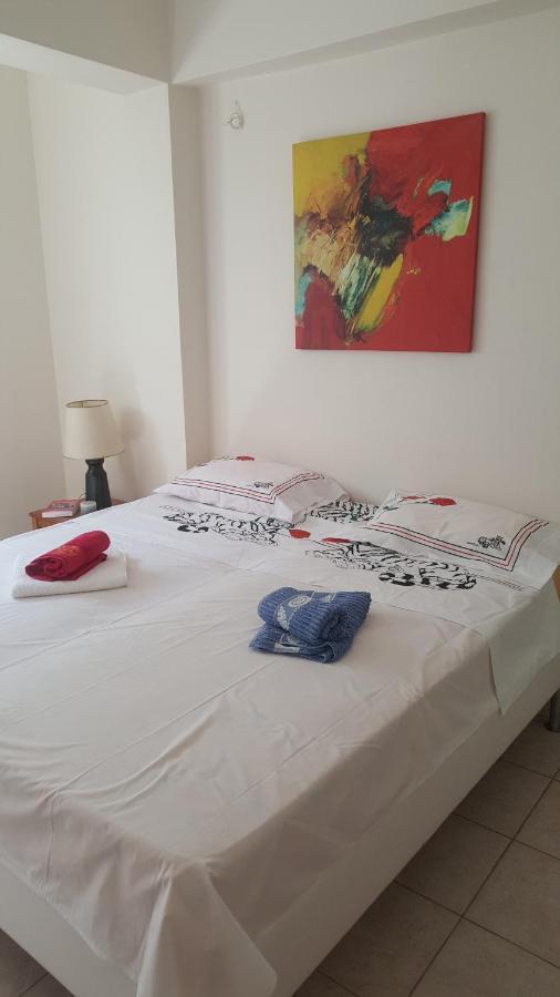 Joan'S Airport Apartment อาร์เตมีดา ภายนอก รูปภาพ