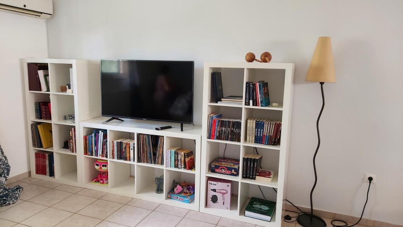 Joan'S Airport Apartment อาร์เตมีดา ภายนอก รูปภาพ